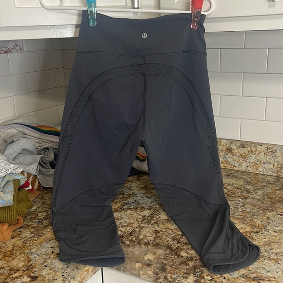 Lululemon, Gray, size 8, lightly worn, great condition - Picture 6 of 6